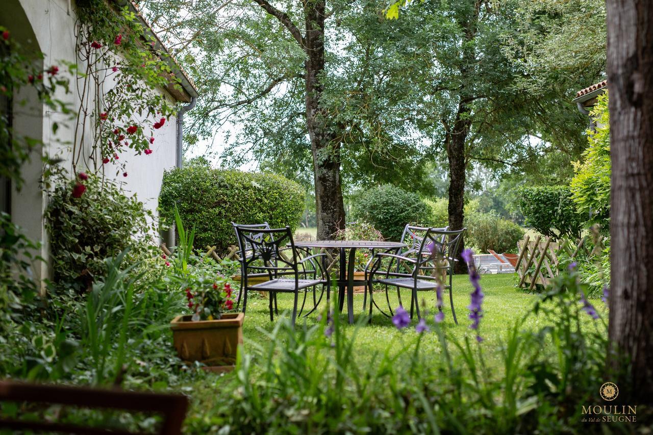 Moulin Du Val De Seugne Hotel Mosnac  Exterior photo